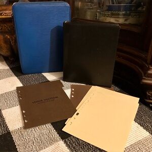 🤗 SOLD! Louis Vuitton Agenda Voyage
